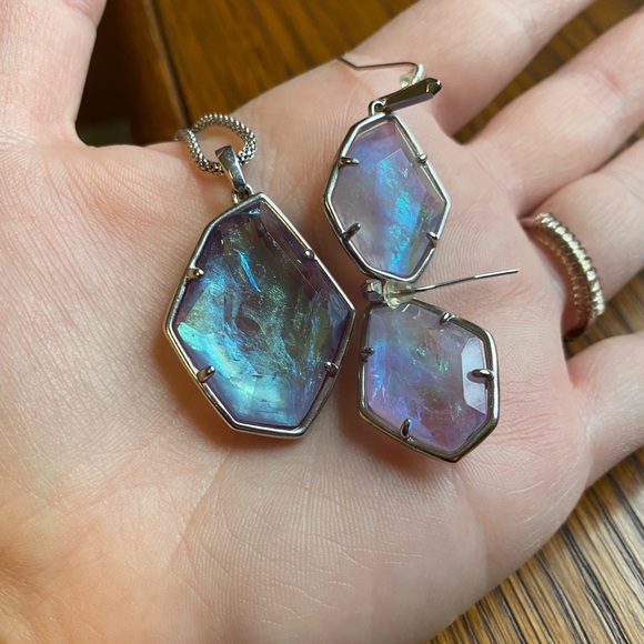 Kendra Scott Kalani Necklace and Dax Earrings Set - Picture 5 of 7